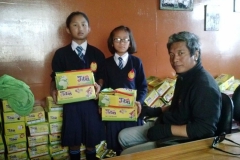 Shoes-distrubution-for-tibetan-School-Chrildren-in-Sonada-Darjeeling